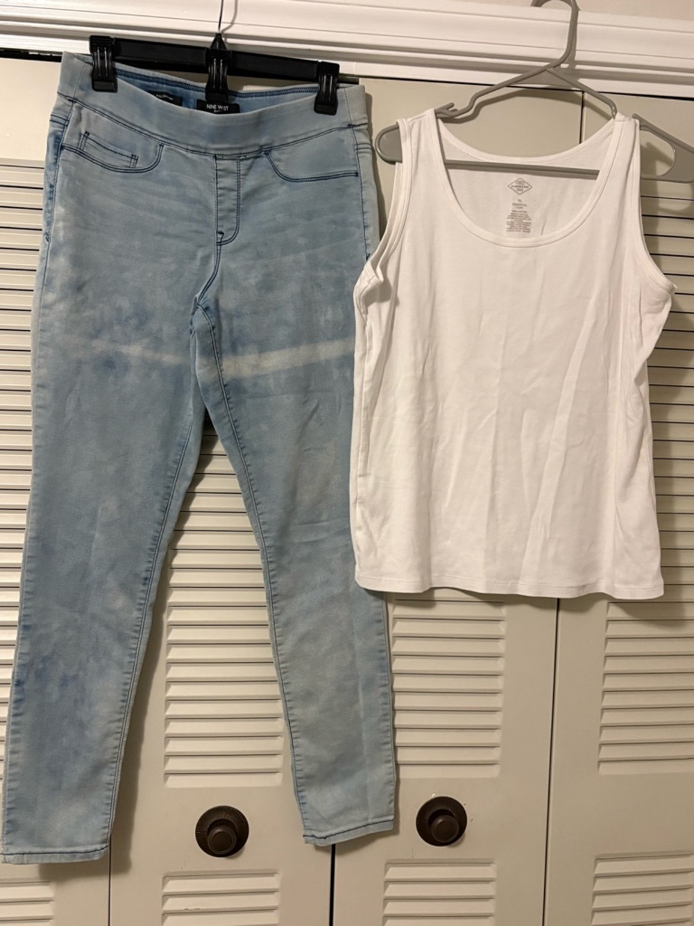 Nine West Light Blue Womens Jeggings and St. John’s Bay White Tank